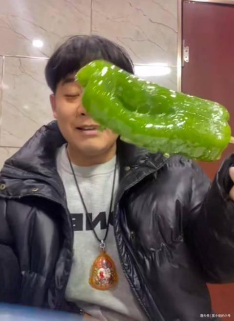 青岛吃瓜网红事件视频,一场网络舆论的风暴与反思